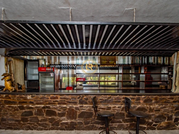 Hotel & Lodge