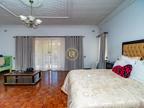 5 Bedroom House