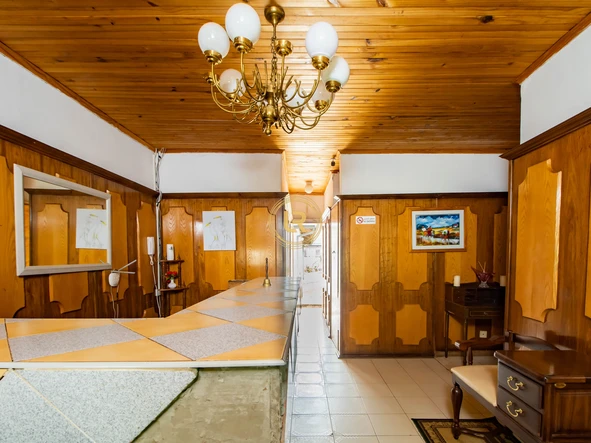 Hotel & Lodge