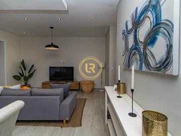 3 Bedroom Flat & Apartment