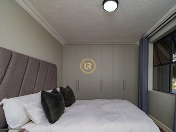 3 Bedroom Flat & Apartment