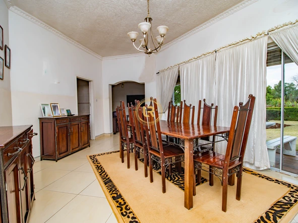 5 Bedroom House