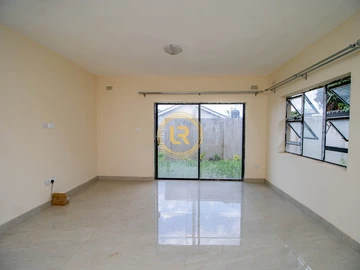 2 Bedroom Flat & Apartment