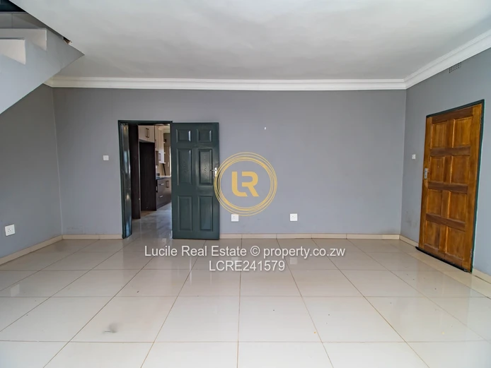 Modern 3 - bedroom House with En-Suite Bathrooms