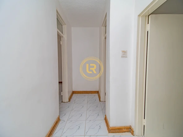 2 Bedroom Flat & Apartment
