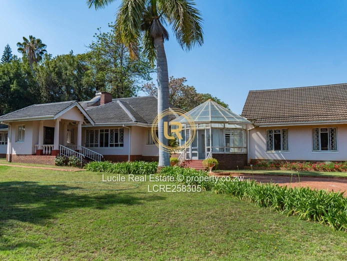 Spacious 5-Bedroom Home In Alexander Park
