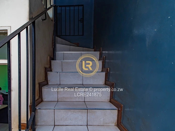 Spacious 2-Bed Apartment at Beaufort Manor, Avenues | Garage