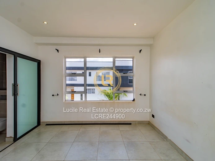 Modern 3-bedroom Home in Exclusive Carrick Creagh