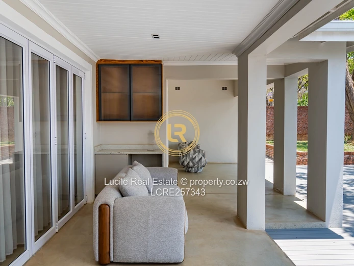 Luxury Living In Helensvale | Fully Furnished Home