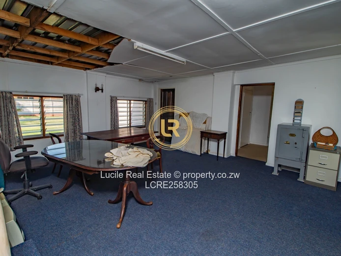 Spacious 5-Bedroom Home In Alexander Park