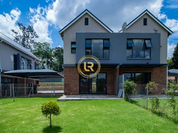 3 Bedroom Flat & Apartment