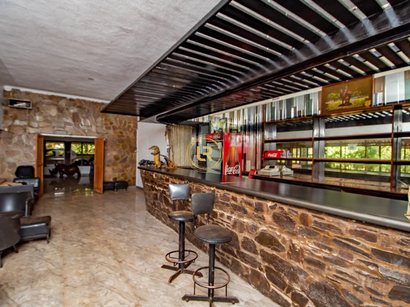 Hotel & Lodge