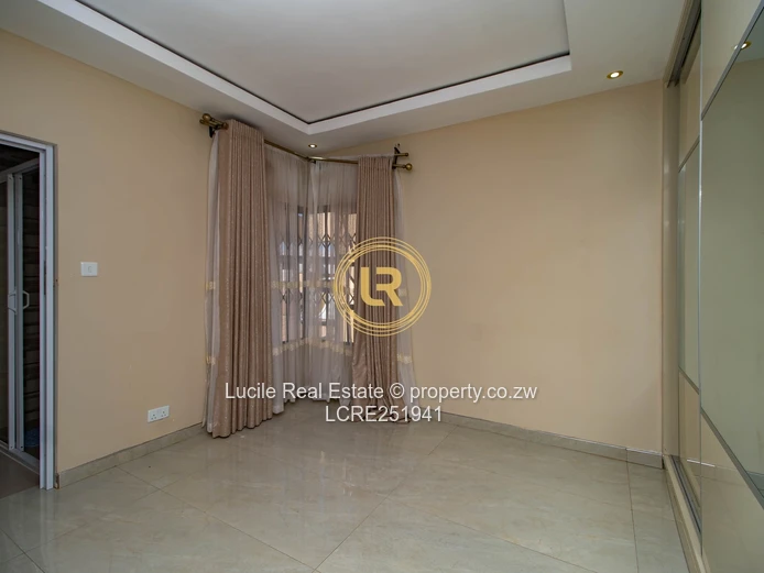 Contemporary Living in Nyeredzi Ridge