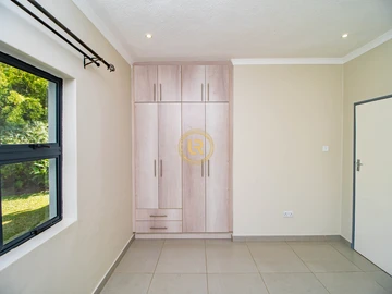 3 Bedroom Flat & Apartment