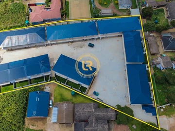 2 Bedroom Flat & Apartment