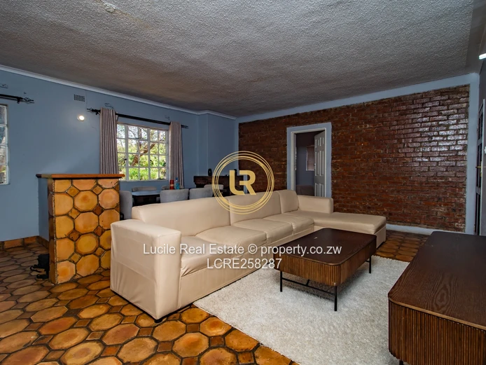 Charming 2-Bedroom Cottage in Borrowdale West – $600 per Month