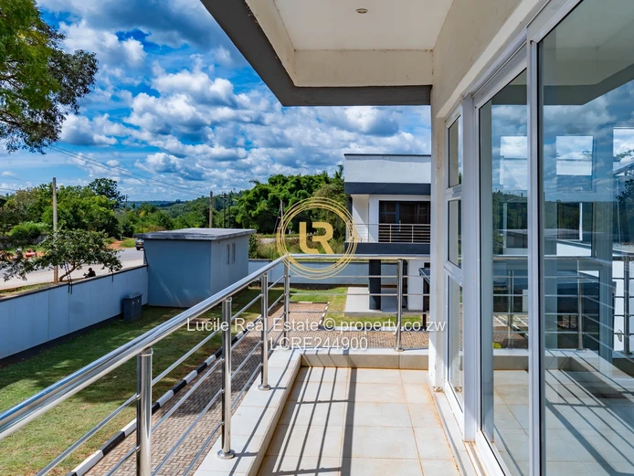 Modern 3-bedroom Home in Exclusive Carrick Creagh