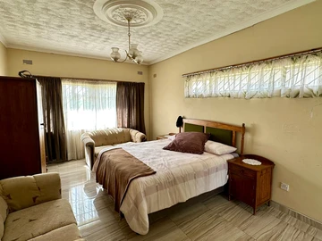 3 Bedroom Flat & Apartment