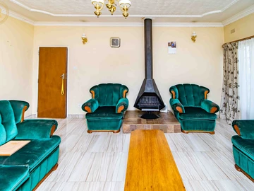 3 Bedroom Flat & Apartment