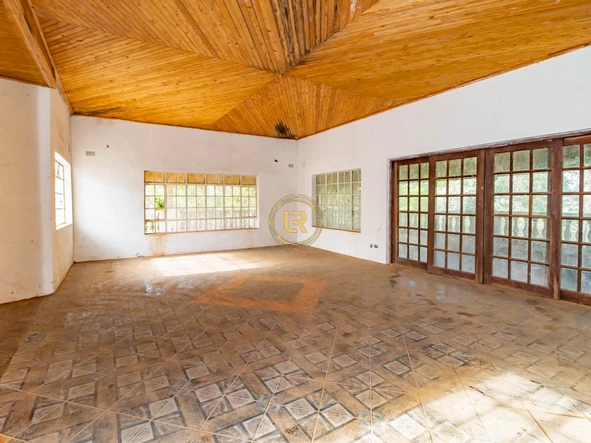 6 Bedroom House