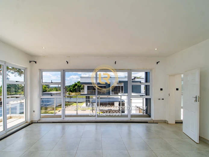 Modern 3-bedroom Home in Exclusive Carrick Creagh