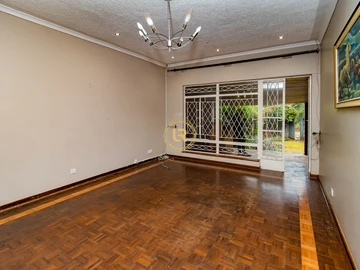 2 Bedroom Flat & Apartment