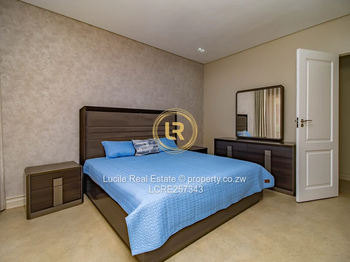Luxury Living In Helensvale | Fully Furnished Home