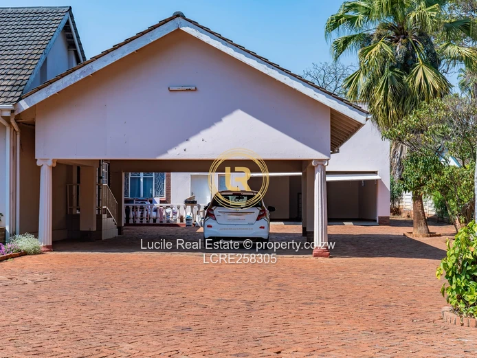 Spacious 5-Bedroom Home In Alexander Park