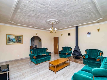 3 Bedroom Flat & Apartment