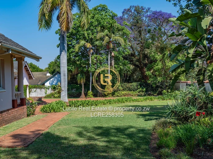Spacious 5-Bedroom Home In Alexander Park