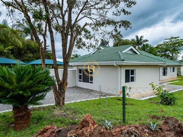 4 Bedroom Flat & Apartment