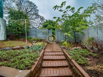 2 Bedroom Flat & Apartment