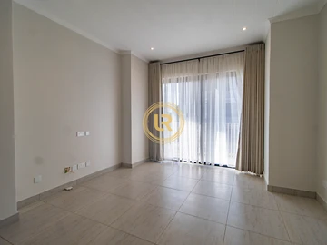 2 Bedroom Flat & Apartment