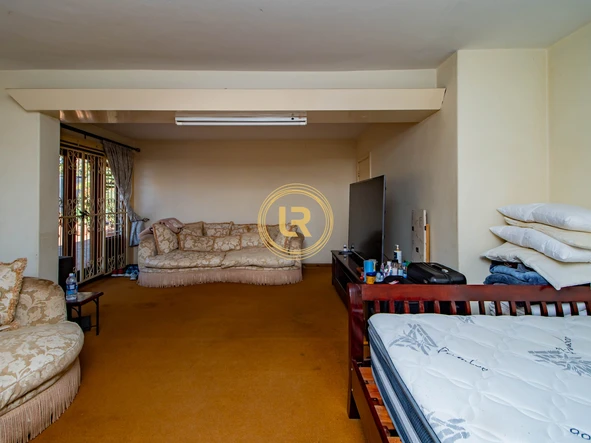 7 Bedroom House