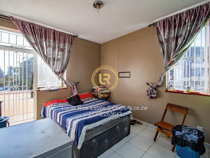 2 Bedroom Flat For Sale – Eastview Gardens, Eastlea | $70,000 Usd