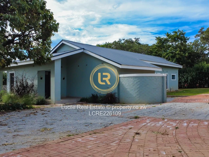 Open-Plan 3-Bed Home in Mandara