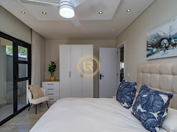 3 Bedroom Flat & Apartment