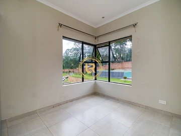 3 Bedroom Flat & Apartment