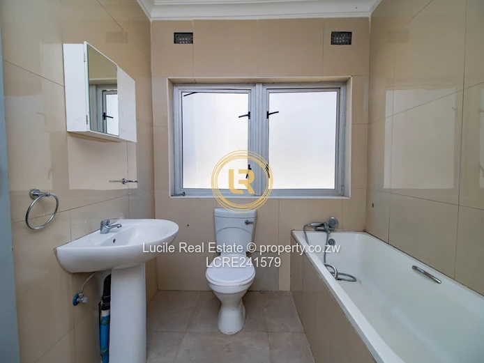 Modern 3 - bedroom House with En-Suite Bathrooms