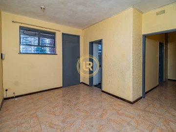2 Bedroom Flat & Apartment