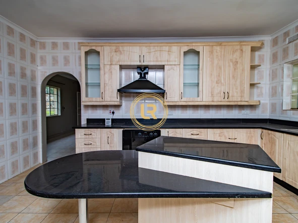 5 Bedroom House