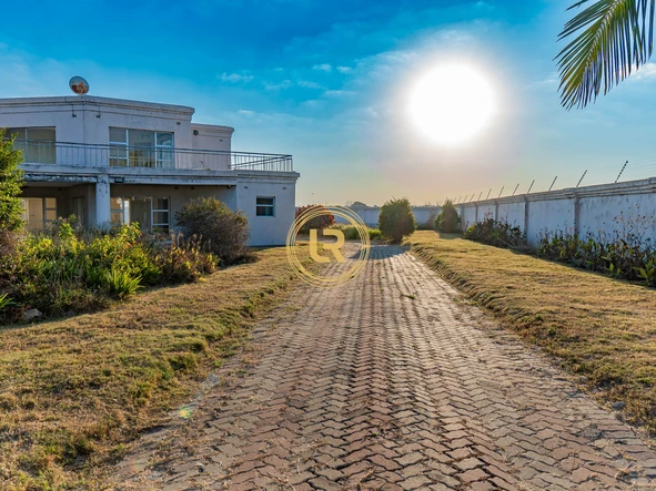 5 Bedroom House
