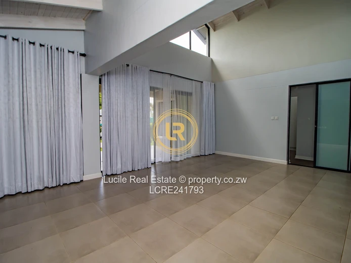 Seamless Living: A Cozy Indoor-Outdoor Retreat in Borrowdale