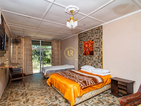 Hotel & Lodge