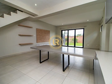 3 Bedroom Flat & Apartment