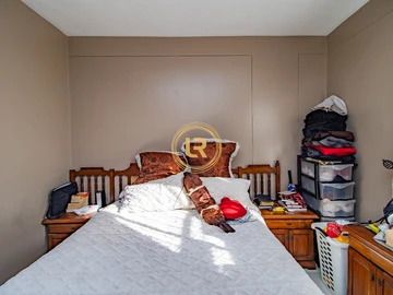 2 Bedroom Flat & Apartment
