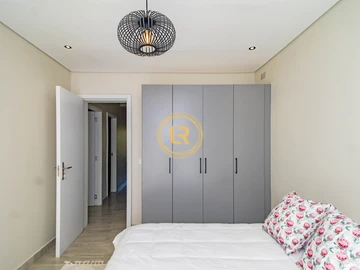 3 Bedroom Flat & Apartment