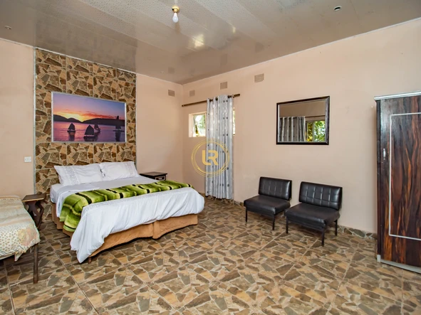 Hotel & Lodge