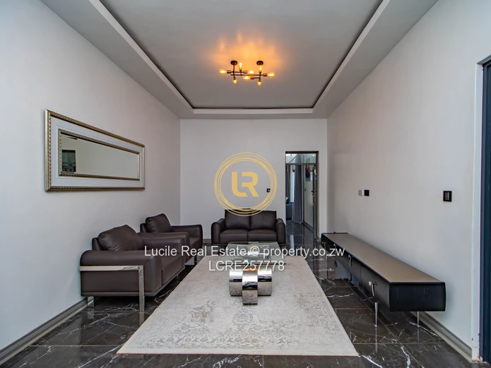 Luxury Living In Eastlea | Fully Furnished Home 