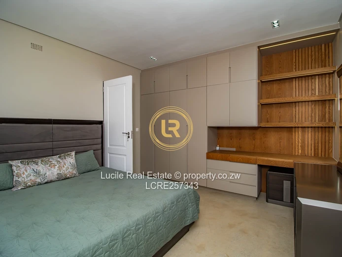 Luxury Living In Helensvale | Fully Furnished Home